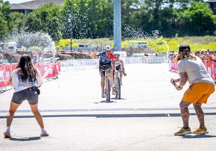 Results: Matt Beers and Rosa Klöser Win Lauf Gravel Worlds 2025 In a Duo of Two-Up Sprints