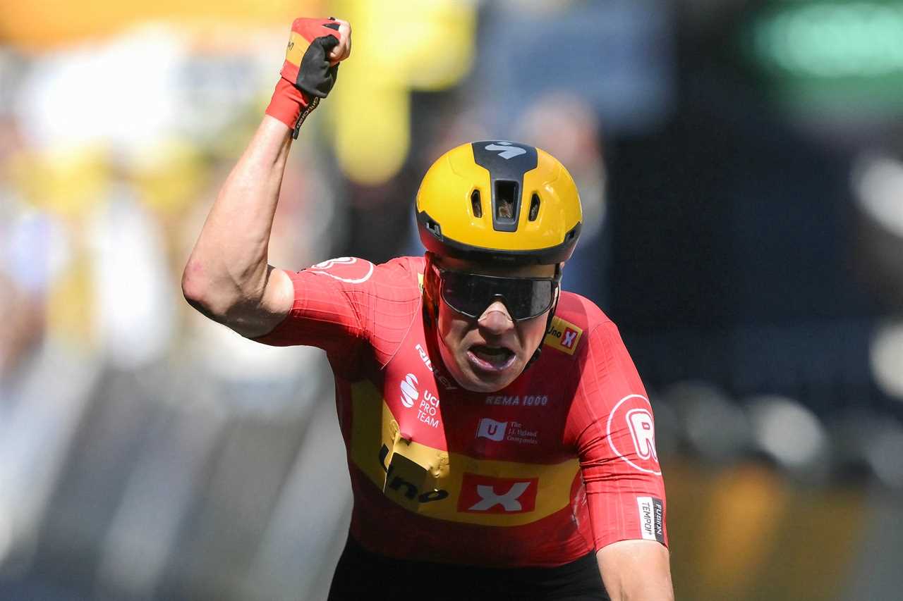 Tour de France Stage 11: Abrahamsen and Schmid Foil Van Der Poel, Pogačar Crashes, Healy Holds Yellow