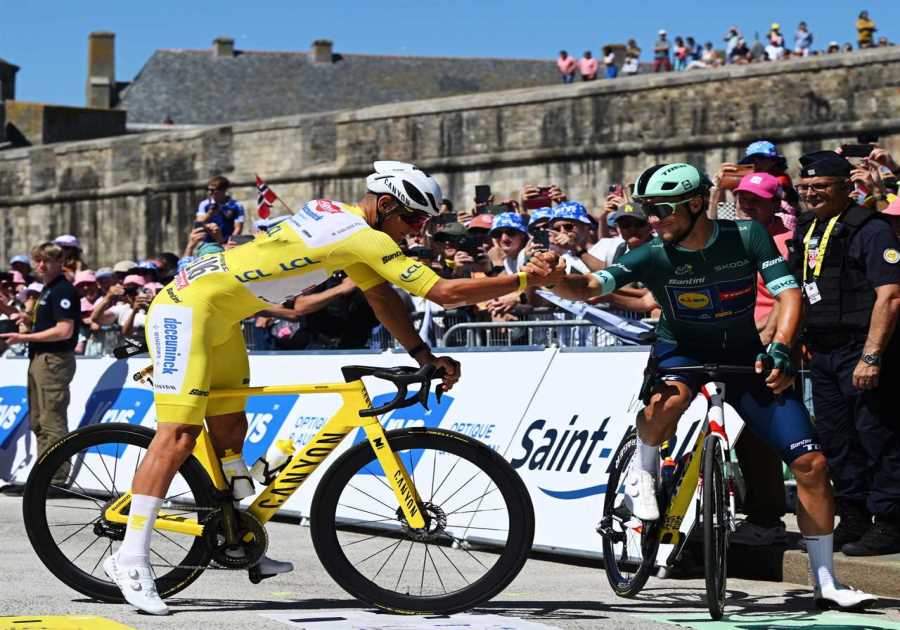 How Tour de France Jersey Leaders Get Custom Painted Bikes Overnight