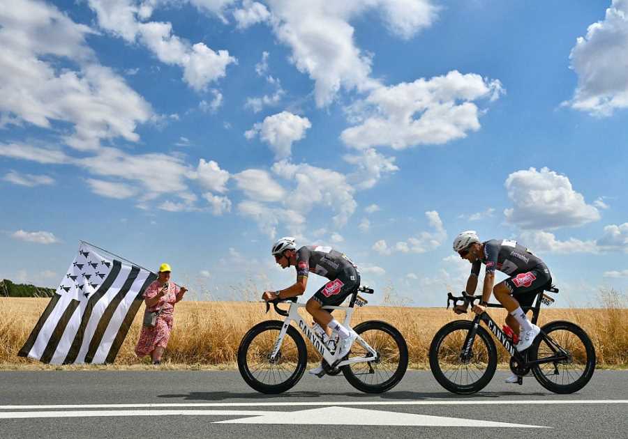 5 Pukes, 400 watts, 50kph: The Sickening Stats behind Van der Poel and Rickaert’s Tour de France Long-Bomb